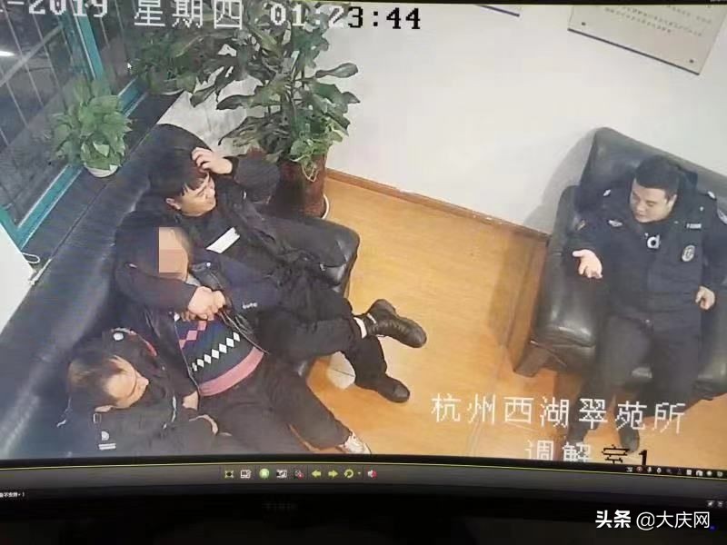 外卖小哥凌晨两点接单恐怖订单,外卖小哥接到恐怖的视频