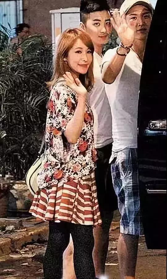 萧亚轩是一个怎样的人呢,萧亚轩有多潇洒