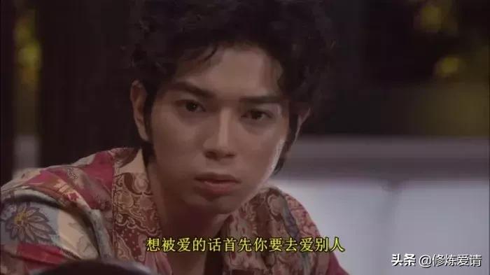 恋爱中女人要如何放下一段感情,谈恋爱过程中女人会有哪些表现