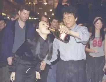 中国第一狗仔卓伟去哪里了,内地第一狗仔卓伟个人资料