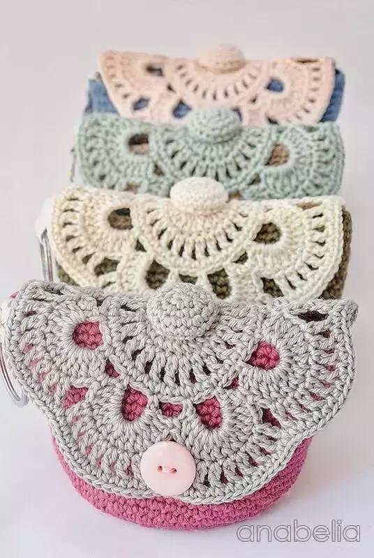 小巧玲珑的零钱包，上街通勤家用都可以，颜高还简单