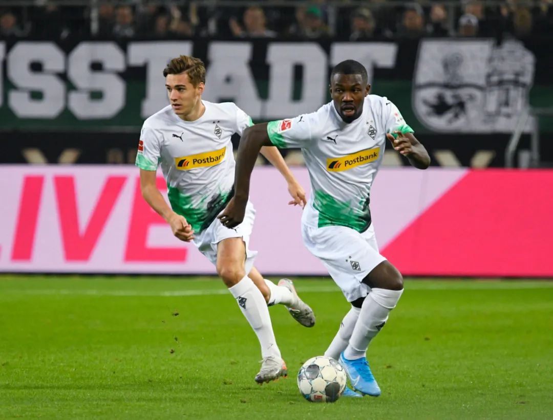 颜值球技双高足球球星,球技和颜值并存的十大球员