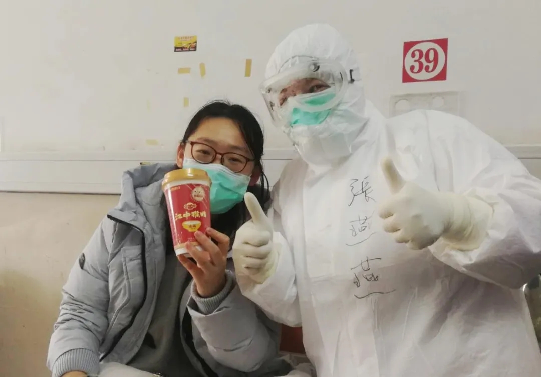 南昌市洪都中医院伍剑锷、张燕燕荣膺南昌市先进工作者称号