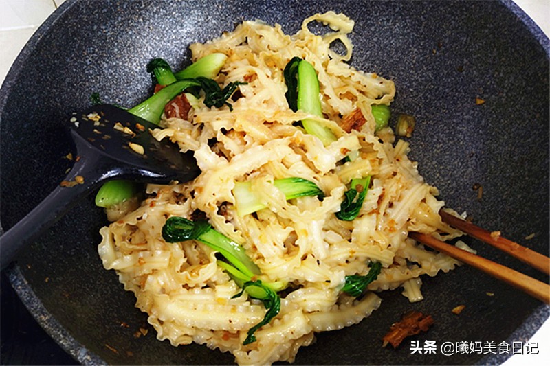 炒面咸香,咸香炒面