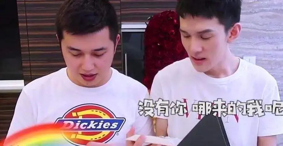 李佳琦和小助理，撕逼分手了？