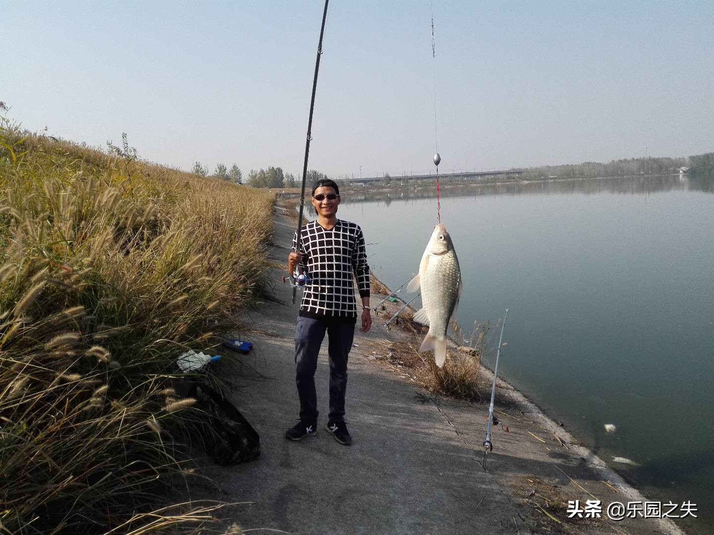 小矶竿钓鲫鱼的正确方法与技巧,矶竿滑漂1.5和2.0的线哪个好钓鲫鱼