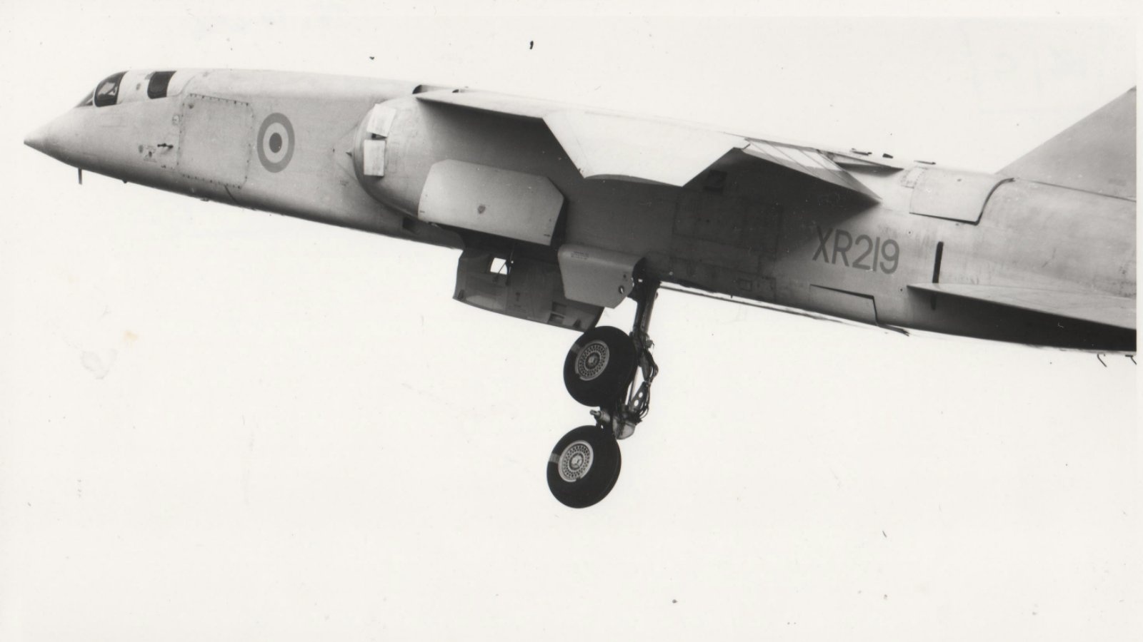 英国tsr-2超音速核轰炸机,英国tsr-2攻击机