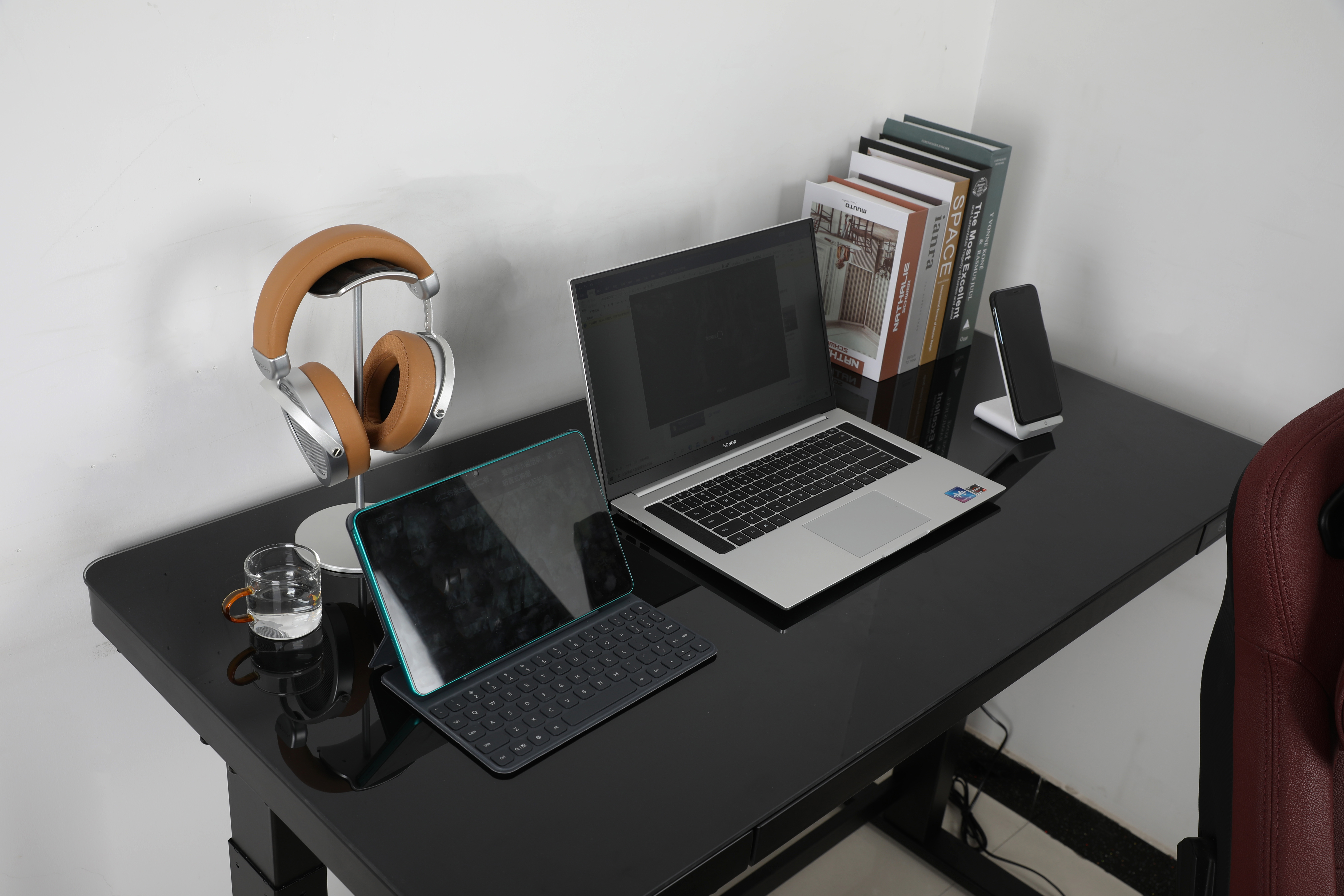 书房布局电脑桌,书房实用打造