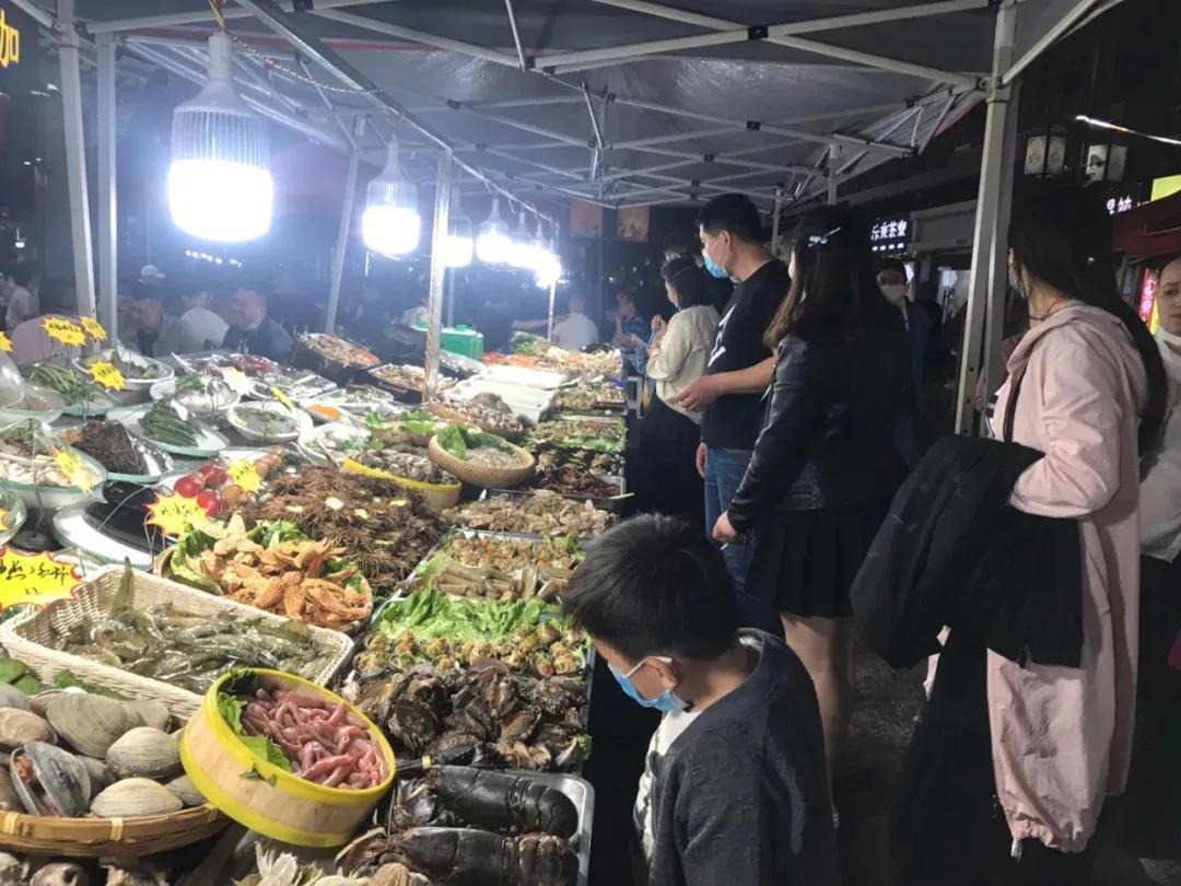连云港交友摆摊,连云港周四可以摆摊的古玩市场