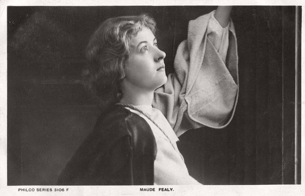 “世纪美女”传奇：三次婚姻失败无儿女，蓝颜知己留遗嘱为她送终