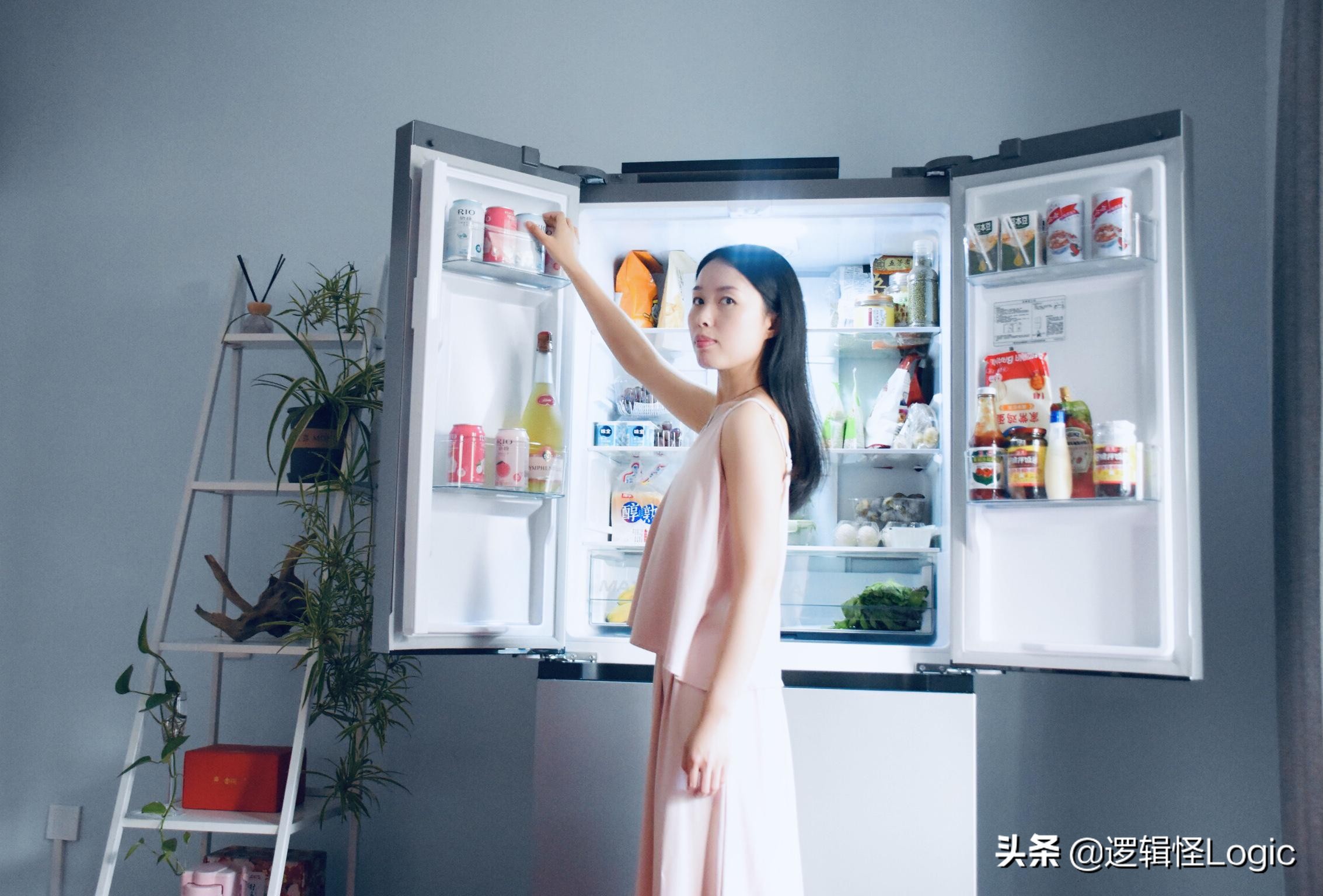 冰箱门内嵌触控屏，451L大空间，全屋家电互联，这款冰箱真秀