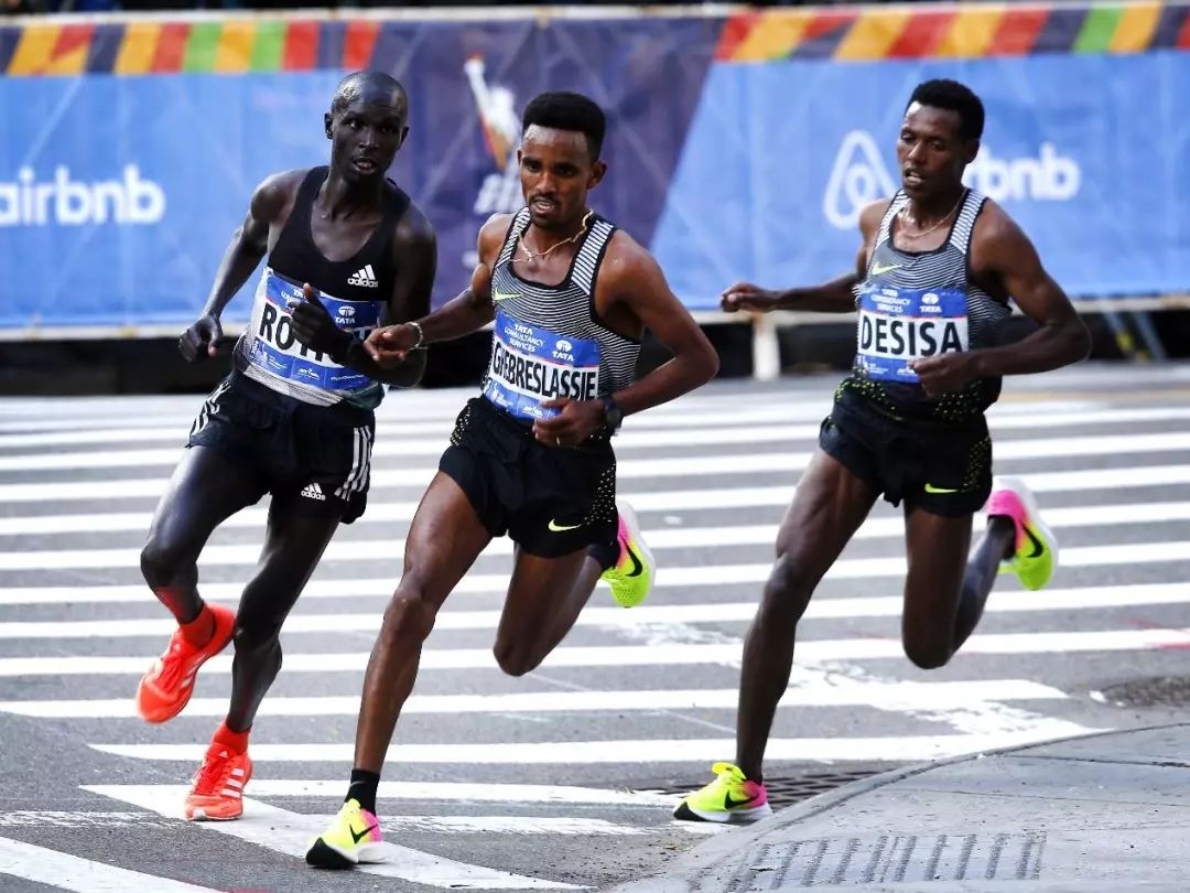 跑步再累也要学会面带微笑：马拉松世界冠军自我激励的秘密*器武**