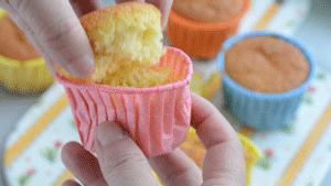 不用打蛋器和不用低筋面粉的蛋糕,不需要打发蛋清的蛋糕超蓬松