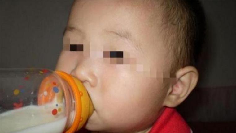 “妈，你回老家吧”，爸爸偷尝奶奶给儿子泡的奶，怒不可遏赶人