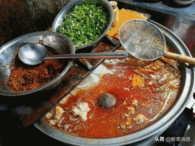 喝一碗正宗的牛肉汤是一种幸福,喝一碗牛肉面的汤