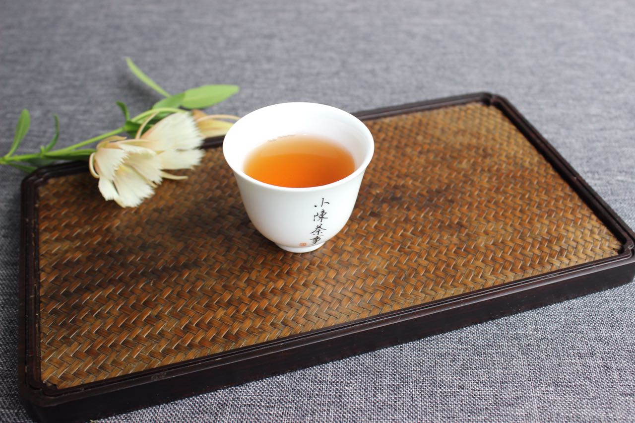 普洱茶和岩茶冲泡技巧的区别,白茶和岩茶普洱茶要怎么冲泡合适