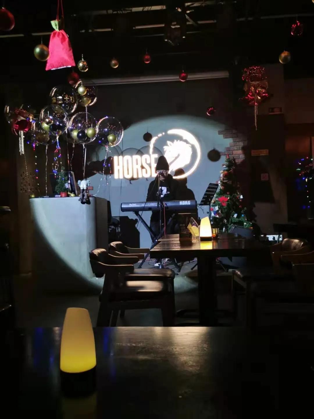 蹦迪嗨过头,嗨过头了