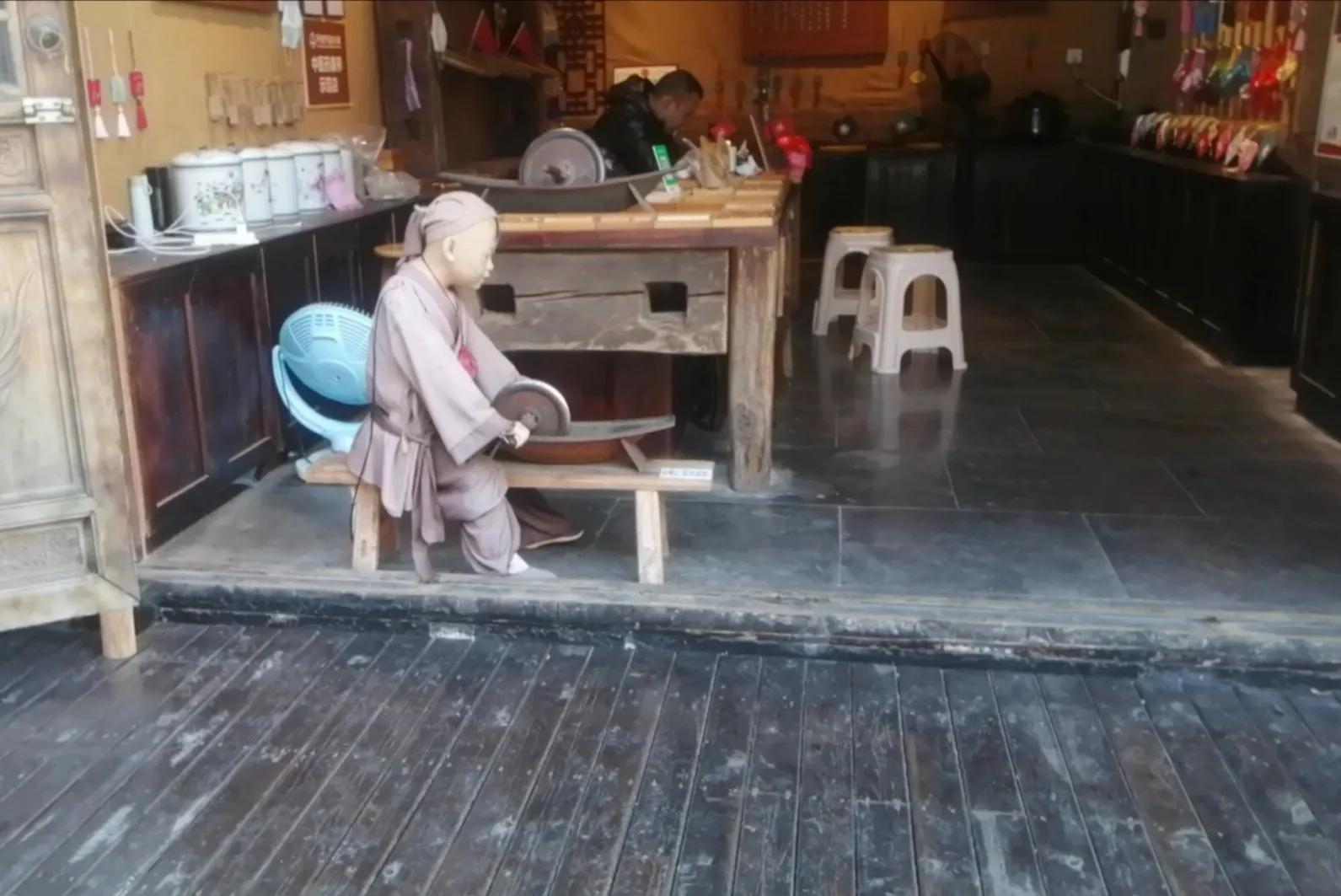 丹寨县万达小镇特色,丹寨万达小镇国家休闲街区