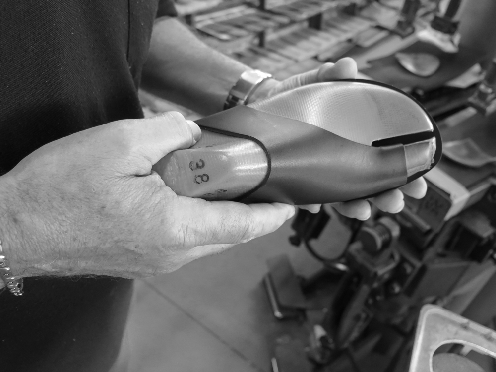 一眼掳获目光的流畅线条:北欧小众手袋及鞋履品牌ATPAtelier