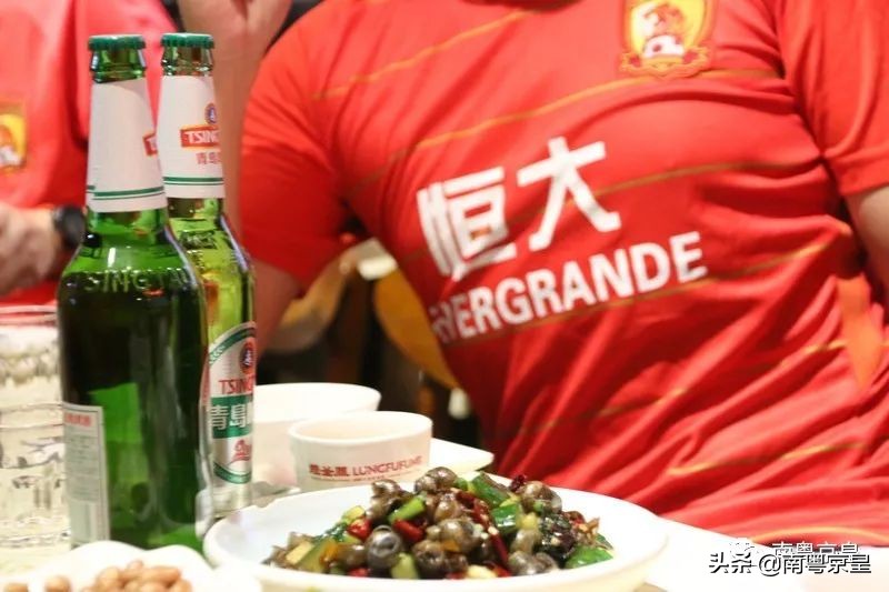 羊城飘逸着最傲娇的色彩——中国红，要的就是这个味儿