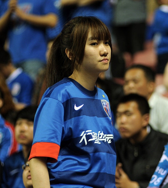 足球运动员喜欢的女孩,喜欢足球的女孩