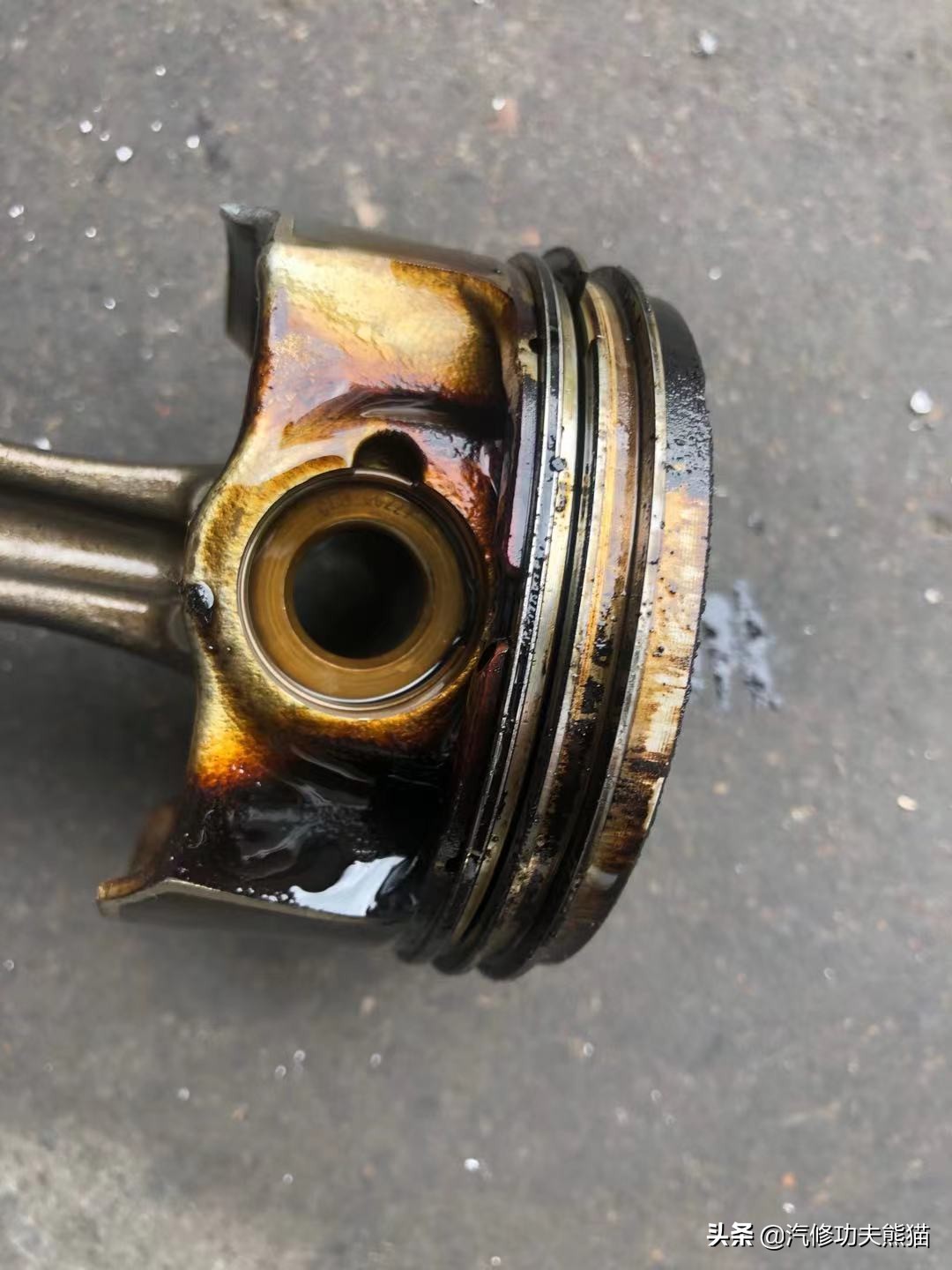 奥迪q5烧机油狂飙,奥迪q5烧机油且发动机抖动