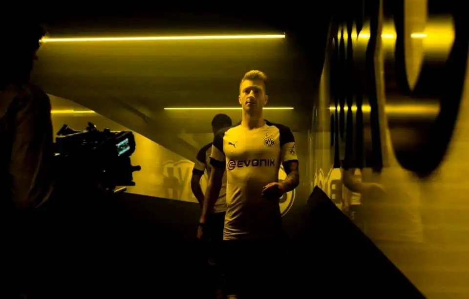 黄黑之墙电影,黄黑的墙