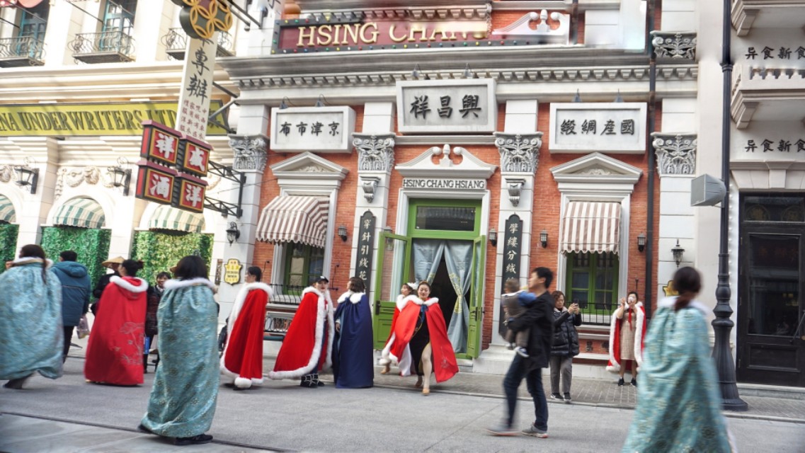 中原穿越时空夜游建业电影小镇,郑州建业电影小镇下午去游玩