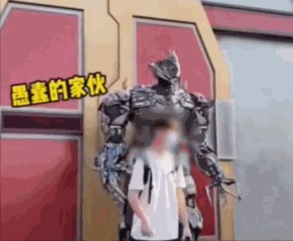 威震天得知自己被举报,威震天被举报外国人评论