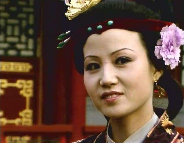 我们应该如何对待红楼梦,红楼梦里的赵姨娘有什么用