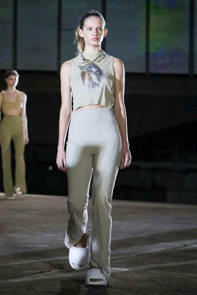 2020巴黎时装周yeezy (yeezy巴黎服装周)