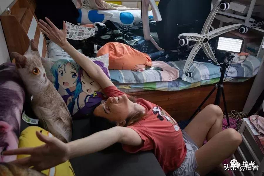 “女装大佬”木木：我更愿意被称作美妆博主