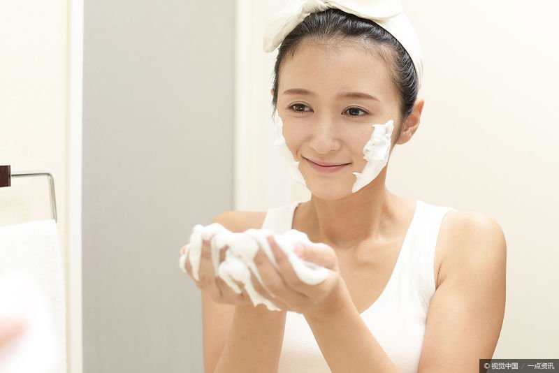 平价什么洗面奶控油补水效果好,氨基酸洗面奶和控油祛痘洗面奶