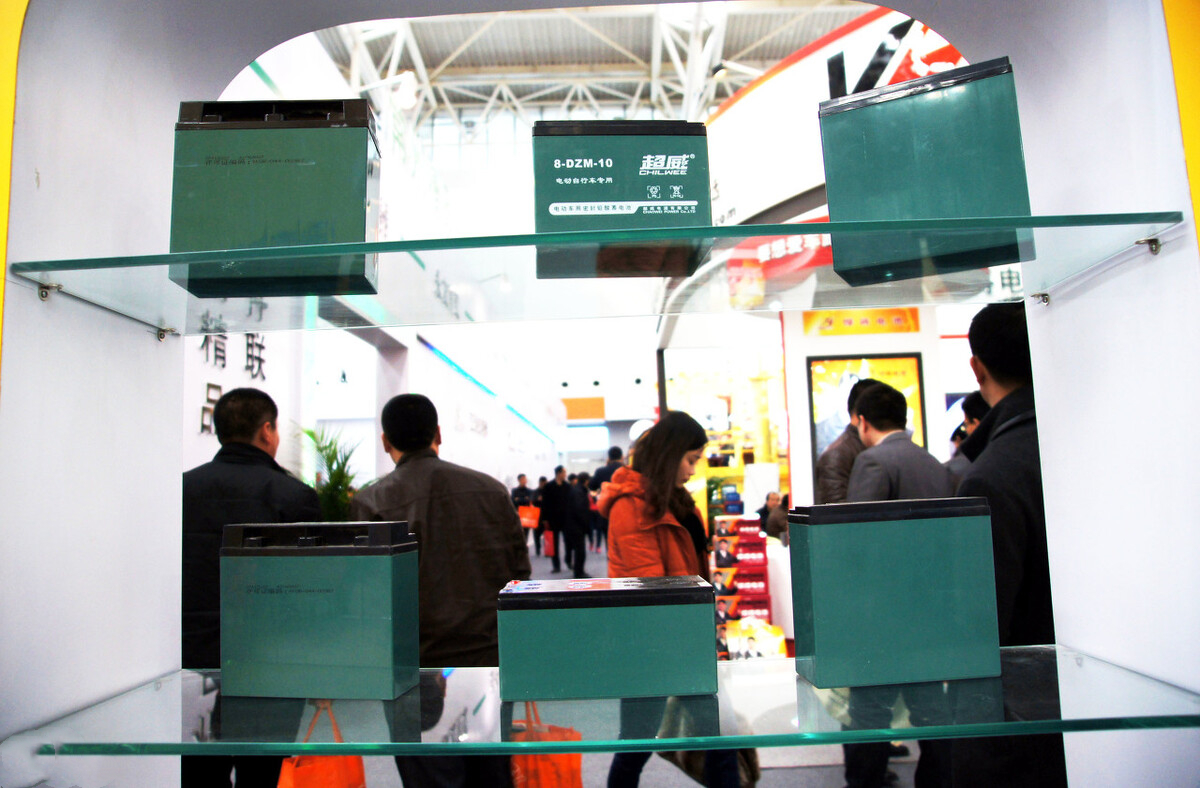 电动车锂电池和铅酸电池的优劣,电动车电池好坏的辨别方法