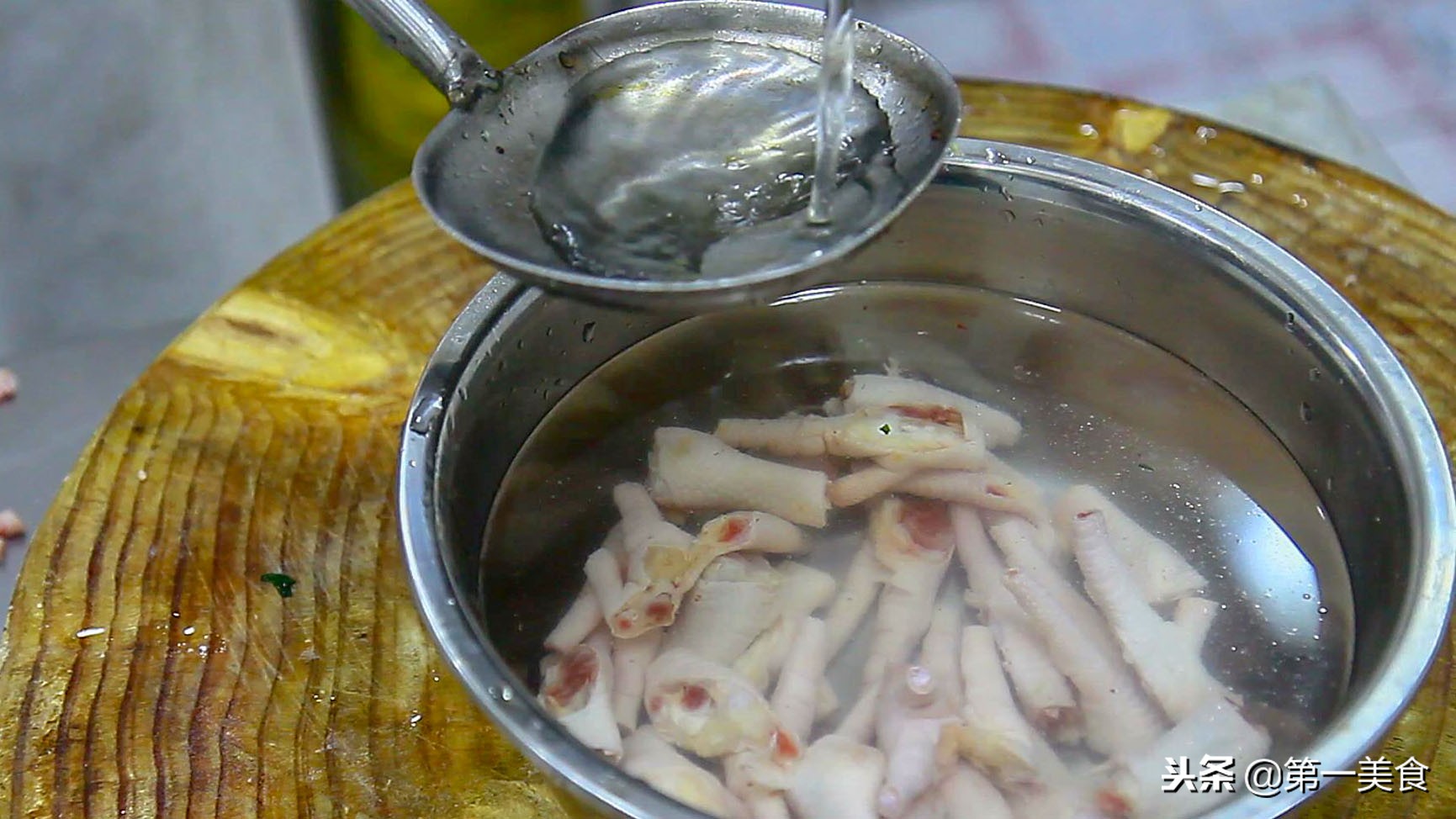 厨师长做的虎皮鸡爪,厨师把泡椒鸡爪做绝了