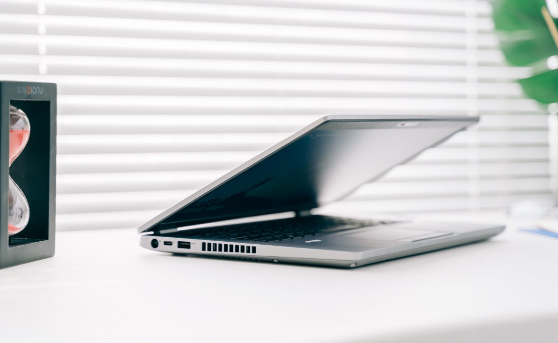 商务游戏两用笔记本性价比高,商务游戏两不误笔记本