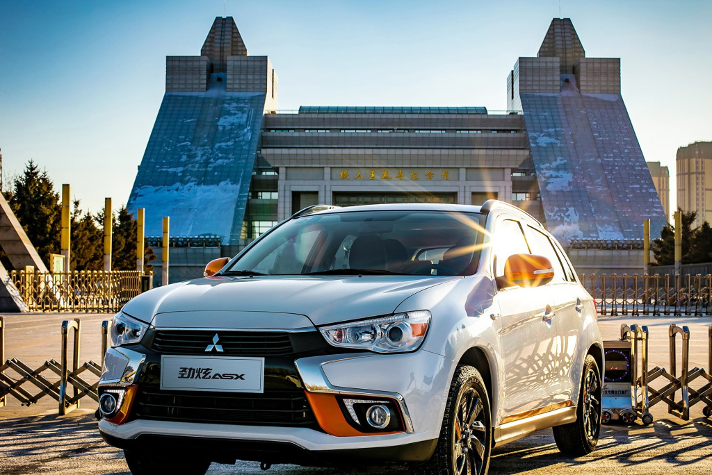 小型suv哪个是进口发动机,这几款家用suv理想车型动力谁更强