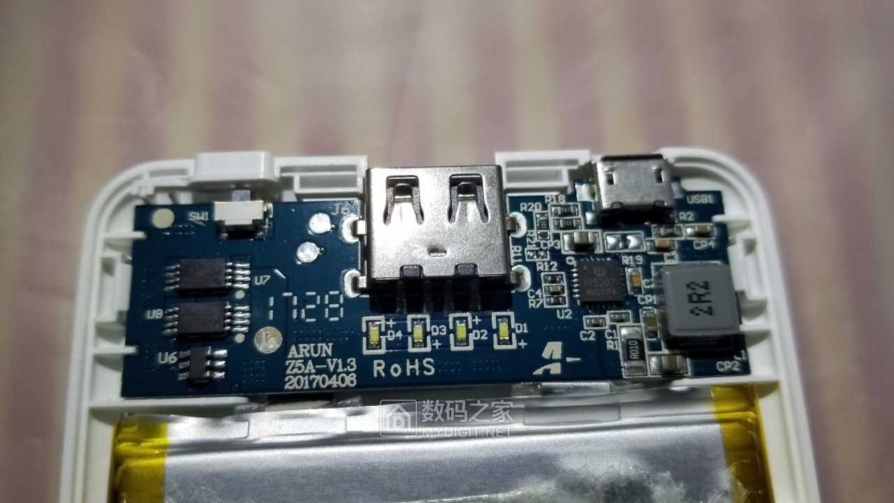 29.9元不包邮的价格物有所值？ARUNZ5A5000mah移动电源开箱拆解