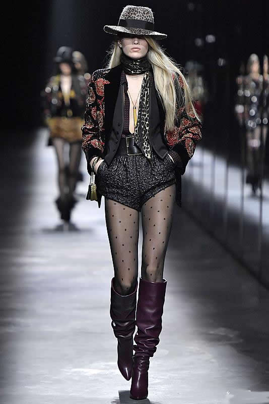 黑丝波点洋气款式,黑丝波点袜怎么搭配