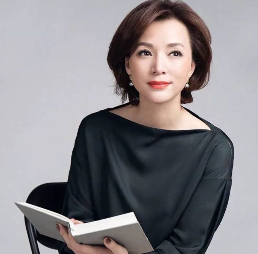 央视一姐董卿每月工资曝光合适吗,董卿一月工资