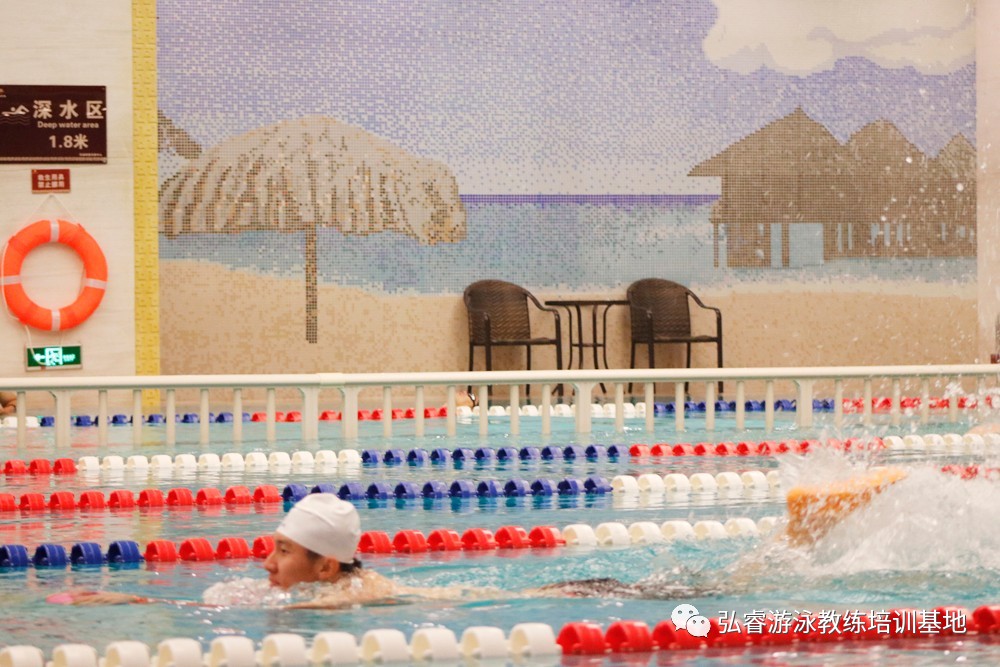 怕耳朵进水怎么学习游泳,怎么克服游泳时耳朵进水的恐惧