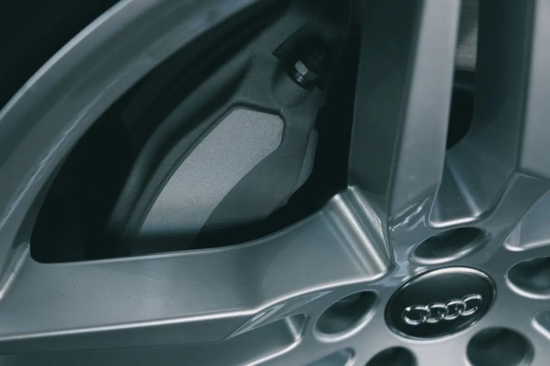 奥迪a540quattro,奥迪a52010款