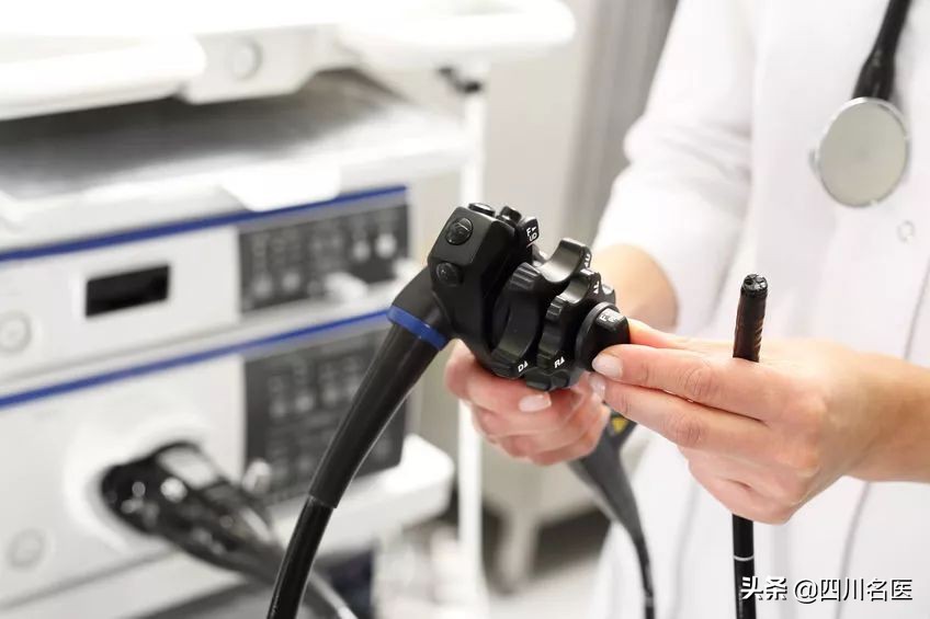两个月茶饭不思,做完一次检查就全好了!他的这两个坏毛病很多人都有……