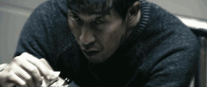 入行20年，跟刘德华搭档一坏成名：王*源千**值6180万片酬吗？