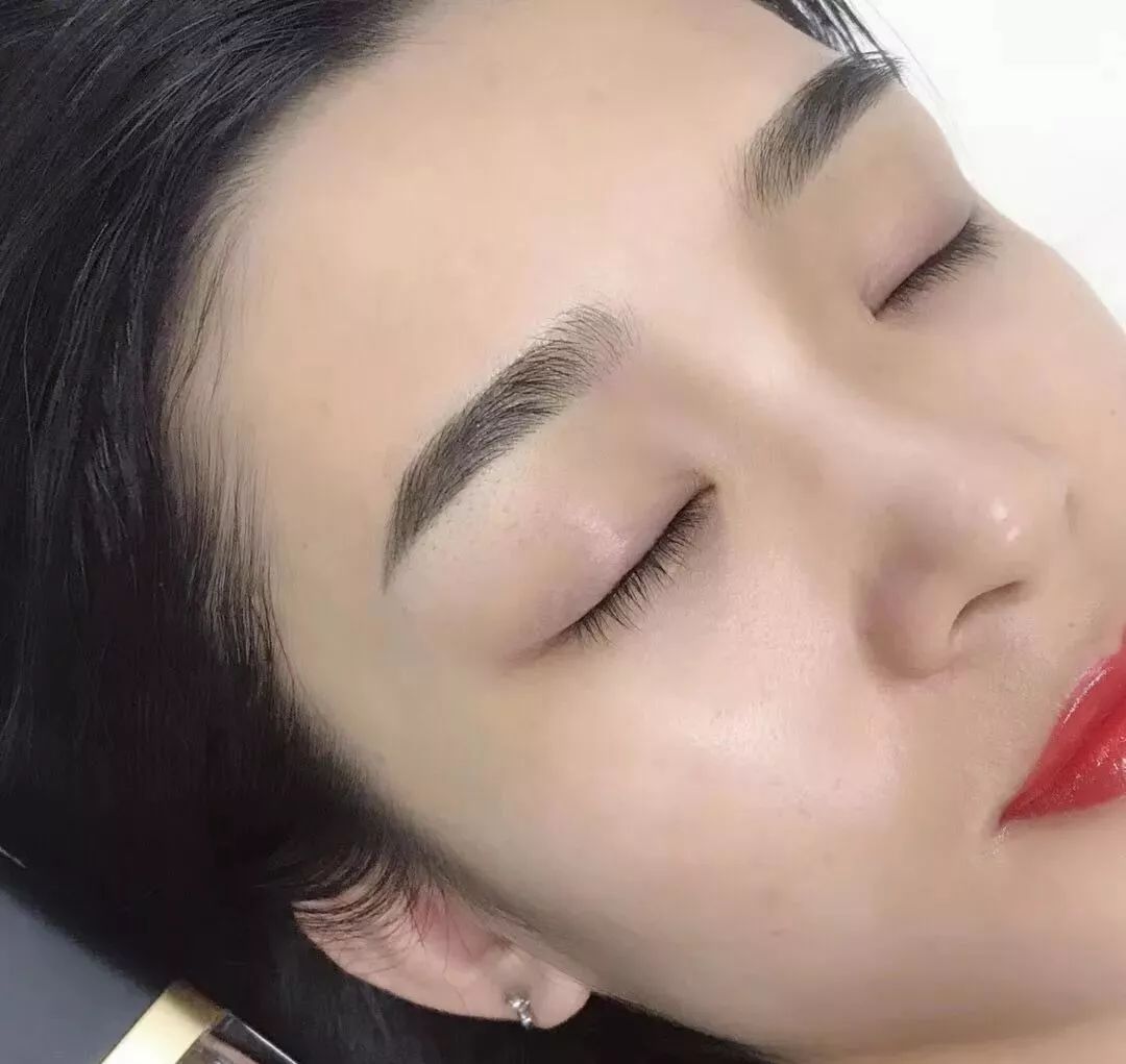 赵丽颖脸型适合什么眉形,赵丽颖纹眉了吗