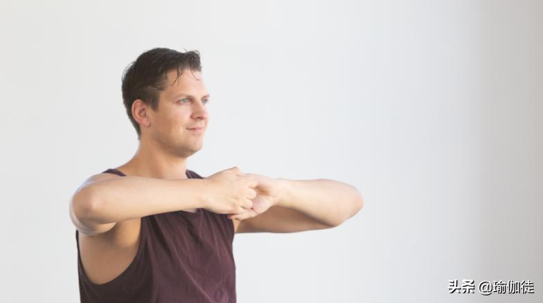 手腕疼痛可以练什么瑜伽,手腕疼的瑜伽康复动作