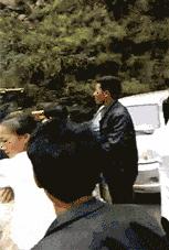 搞笑gif趣图哥们你不要太过分了,搞笑gif趣图大爷你走路小心点好吗