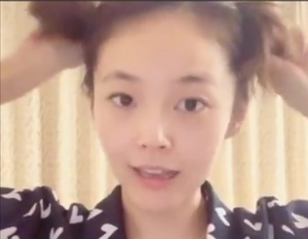 张佳宁粉色头发,张佳宁同款头发