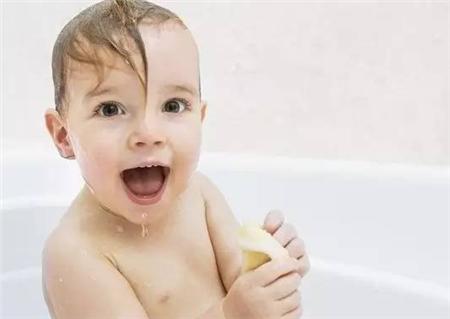 婴儿湿疹宝妈们有什么推荐,湿疹反复的宝宝宝妈怎么护理的啊