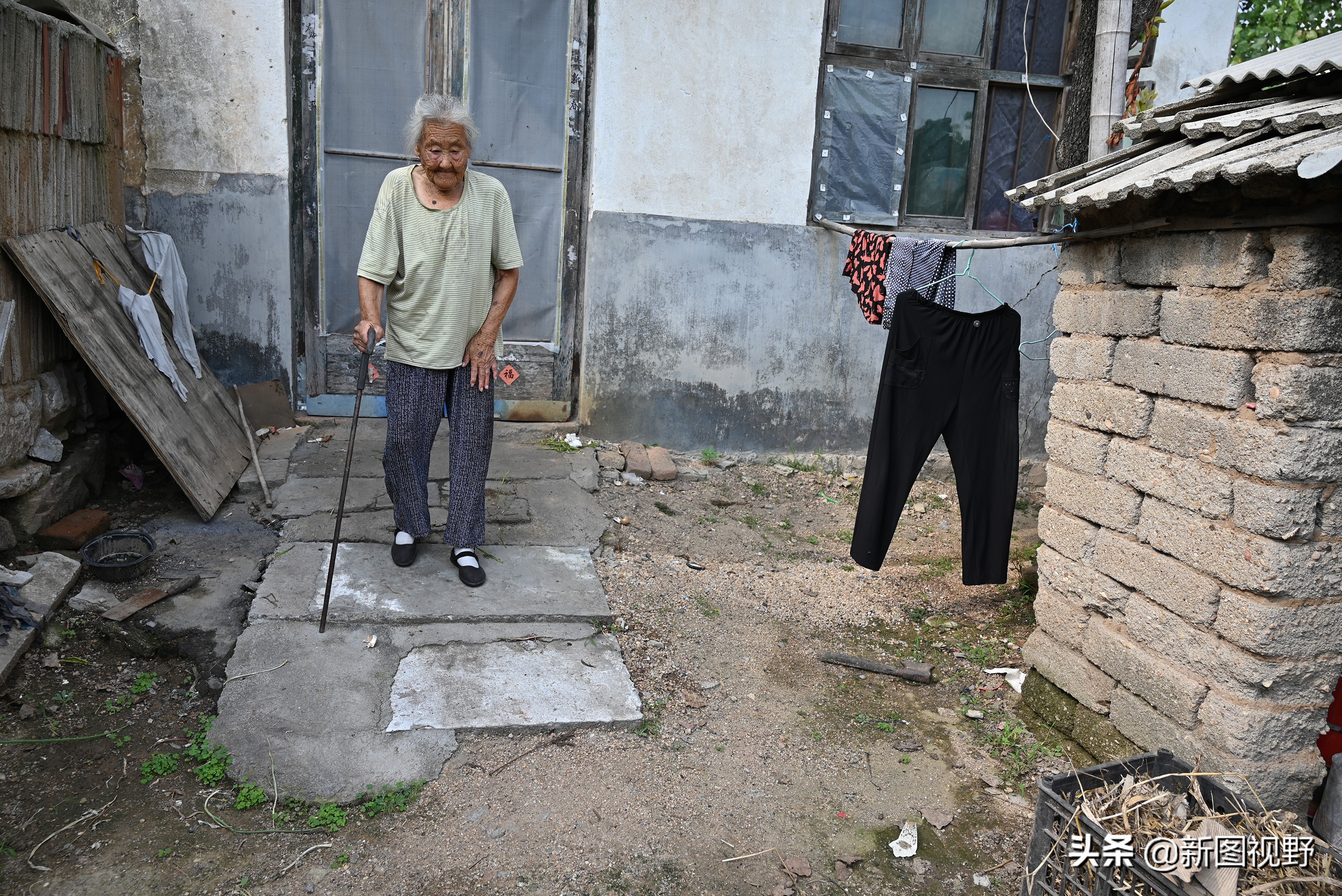 77岁儿子谈长寿经验，100岁母亲插话说出生活秘诀，极具人生智慧